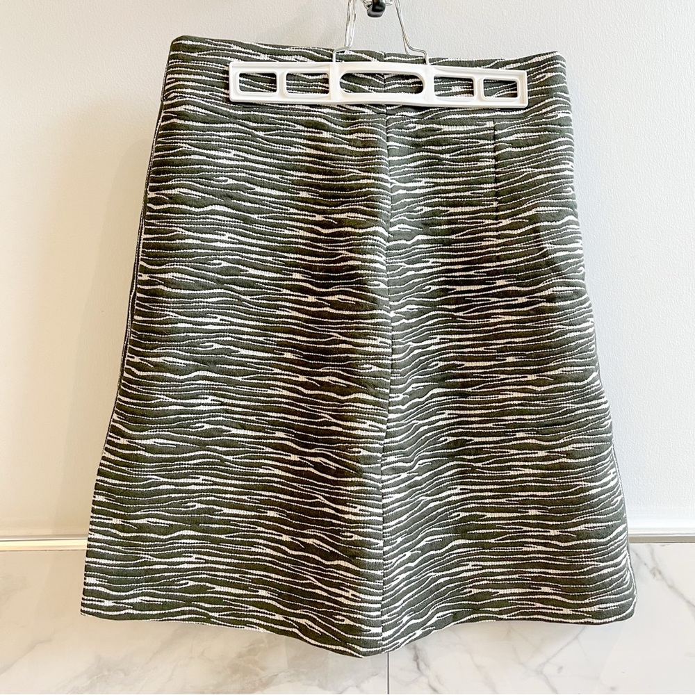 Judith and Charles Olive Green and Cream Knee-Length A-Line Skirt.  Fully Lined.